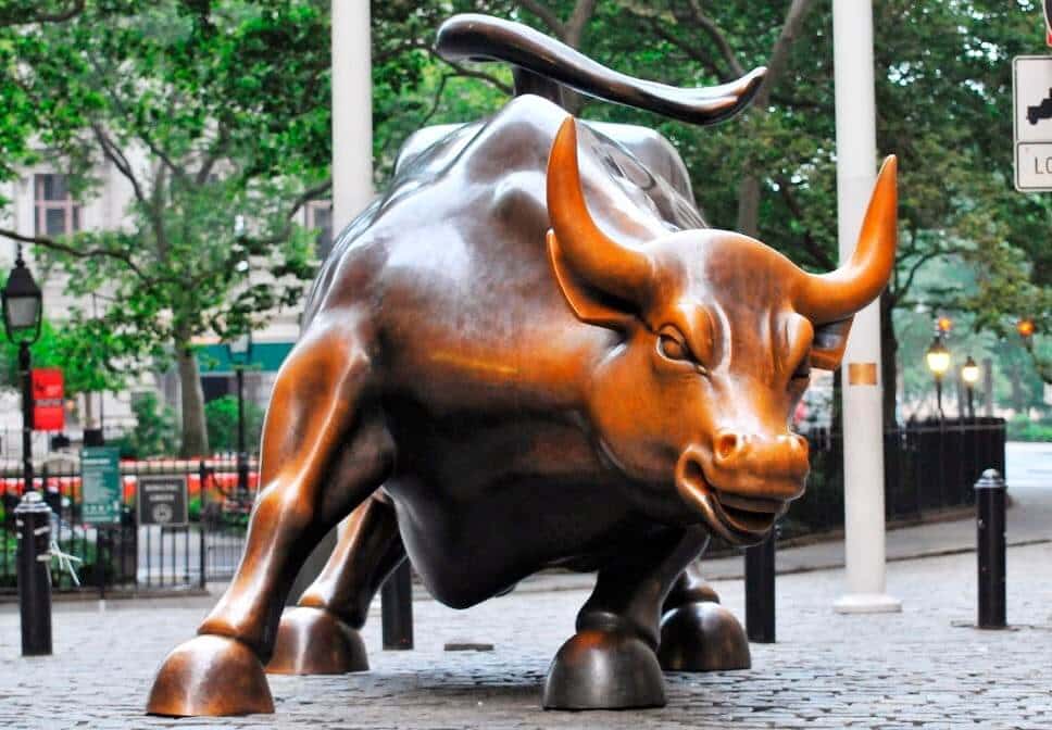 Charging Bull na Wall Street em Nova York Charging Bull na Wall Street em Nova York
