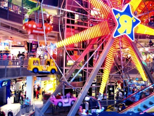 Loja de brinquedos Toys “R” Us em Nova York Loja de brinquedos Toys “R” Us em Nova York