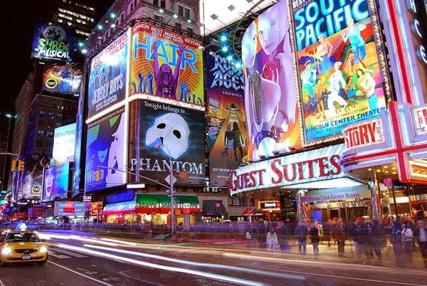 Assistir a um show da Broadway em Março Assistir a um show da Broadway em Março